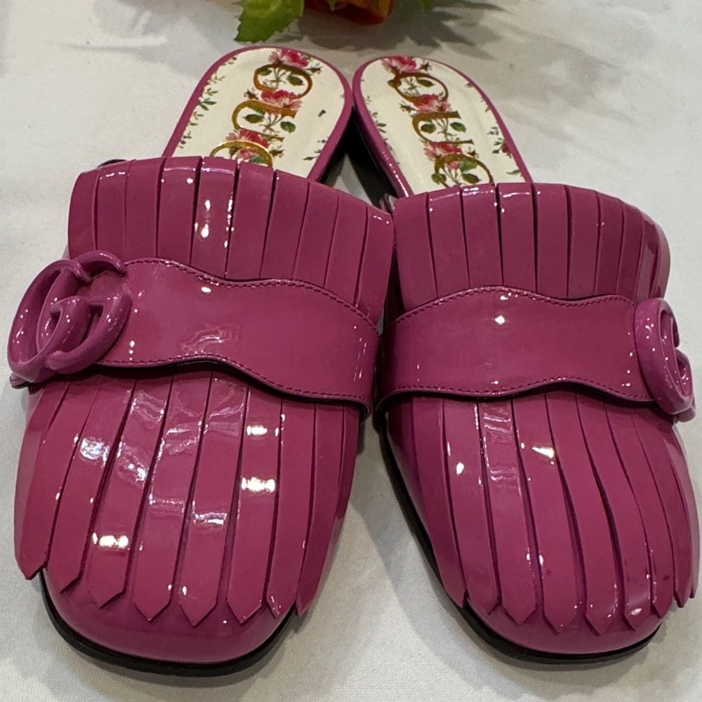 Authentic Gucci Patent Leather Magenta Fringe Mules - Picture 4 of 11